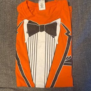 Gildan XL Orange suit t-shirt